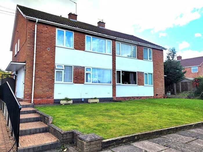 2 Bedroom Maisonette For Sale In Amberley Way, Streetly, Sutton Coldfield, B74