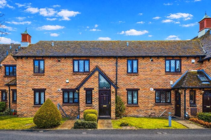 2 Bedroom Flat For Sale In Rose Court, Oxford, OX4
