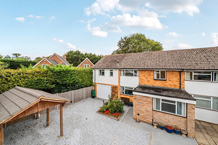 5 Bedroom End Of Terrace House For Sale In Wood Close, Windsor, SL4
