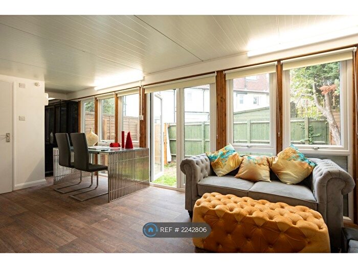 Studio To Rent In Milton Road, Cambridge, CB4