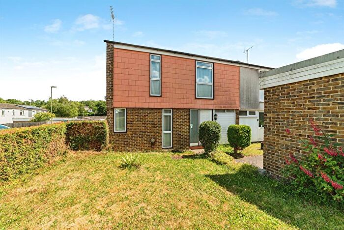 3 Bedroom End Of Terrace House For Sale In Charnwood Close, Basingstoke, RG22
