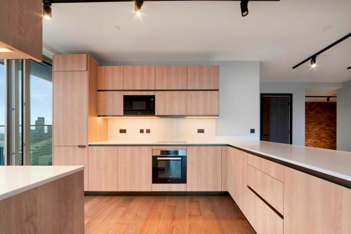 3 Bedroom Flat To Rent In Fairchild Place, London, EC2A