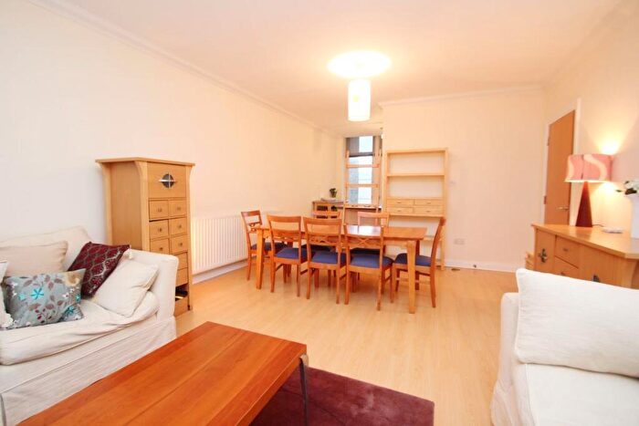 2 Bedroom Flat For Sale In /, Ingram Street, Glasgow, Lanarkshire, G1
