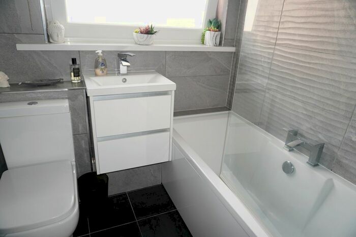 2 Bedroom End Of Terrace House For Sale In Somerville Drive, The Murray, East Kilbride, G75