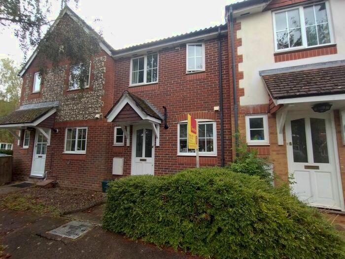 2 Bedroom Terraced House To Rent In Newbury, Berkshire, RG14