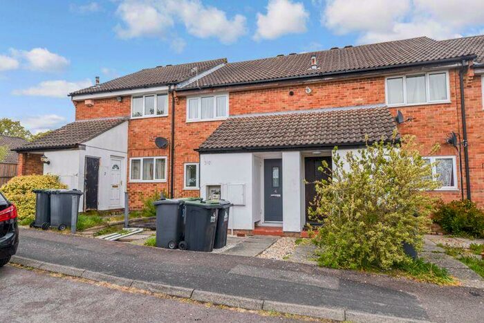 1 Bedroom Flat To Rent In Valentine Court, Waterlooville, PO7