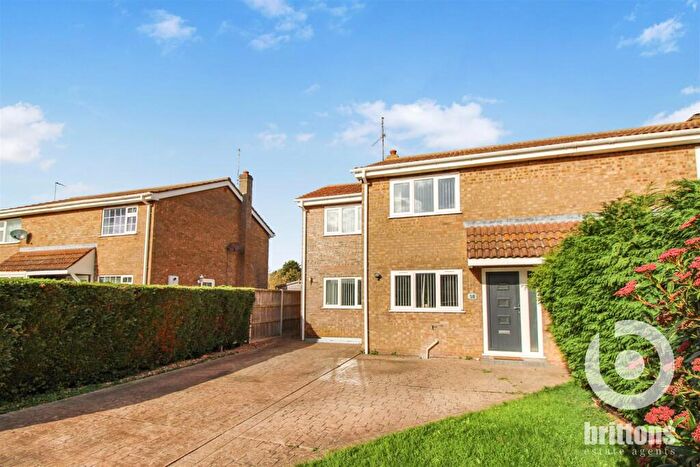3 Bedroom Semi Detached House For Sale In Robin Kerkham Way, Clenchwarton, King's Lynn, PE34