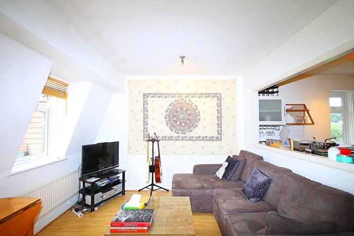 1 Bedroom Flat To Rent In Highbury Station Road, Highbury Amp; Islington, N1