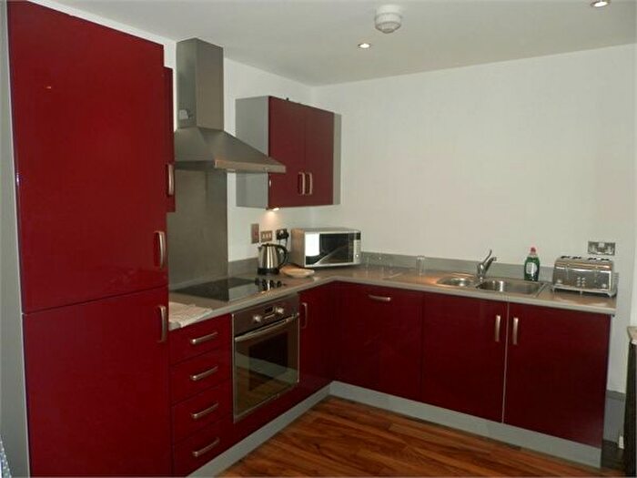 1 Bedroom Flat To Rent In South Quay, Swansea, SA1