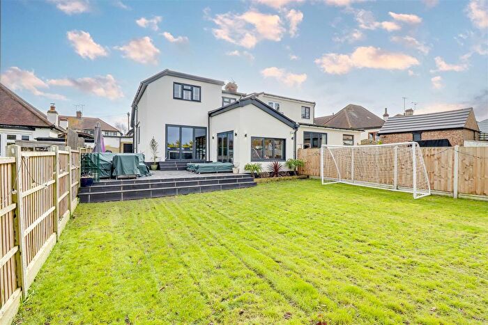 5 Bedroom Semi-Detached House For Sale In Exford Avenue, Westcliff-On-Sea, SS0