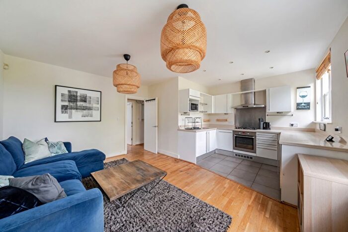 2 Bedroom Flat To Rent In Copper Mews, London, W4