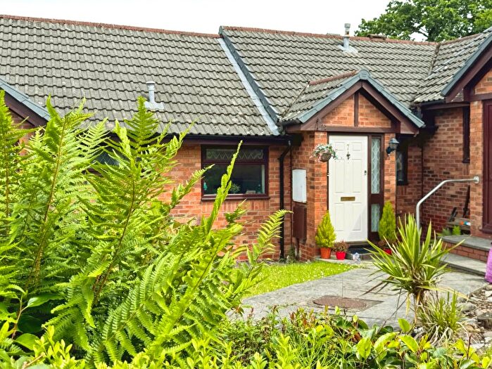 2 Bedroom Terraced Bungalow For Sale In Clos Pengelli, Grovesend, Swansea, West Glamorgan, SA4