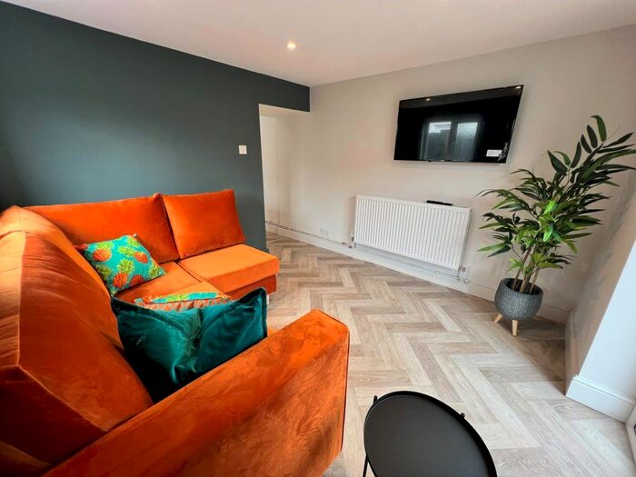 5 Bedroom Terraced House To Rent In Meadow Street, Treforest, Pontypridd, CF37