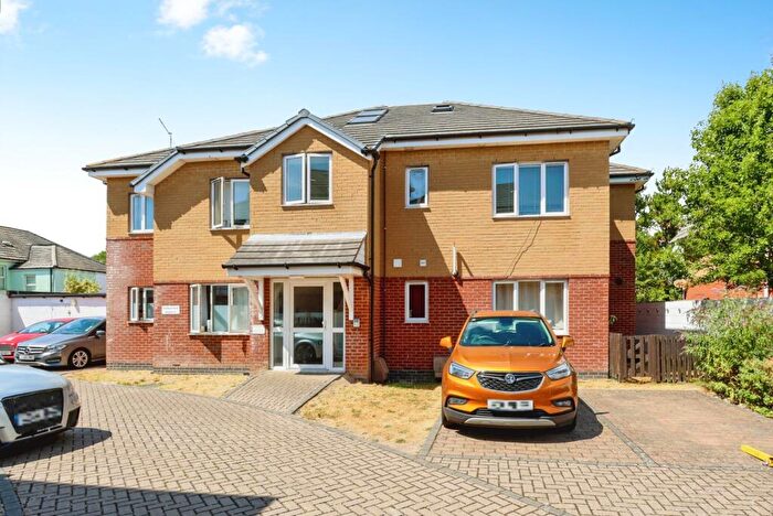1 Bedroom Flat For Sale In Avon Close, Bournemouth, Dorset, BH8