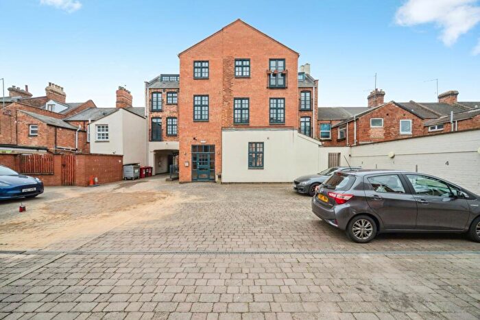2 Bedroom Flat For Sale In Clare Street, Northampton, Northamptonshire, NN1