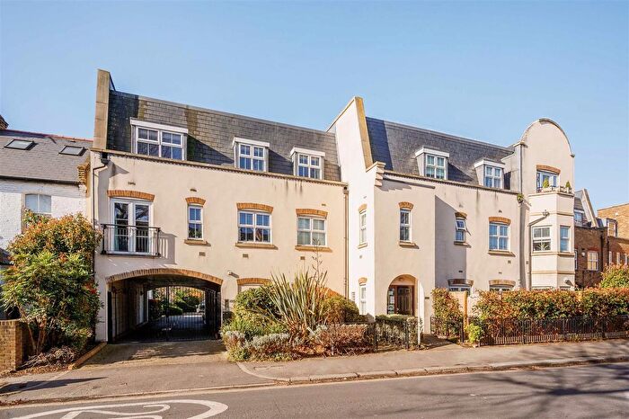 2 Bedroom Flat To Rent In Acton Lane, London, W4