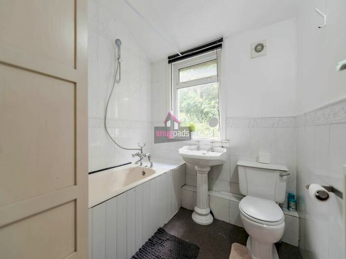 4 Bedroom Property To Rent In Wallness Lane, Salford, M6