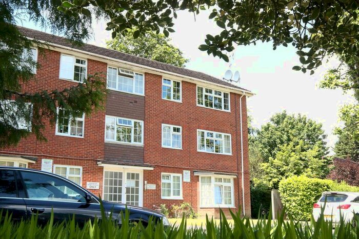 2 Bedroom Flat To Rent In Brooklyn Court, Woking, GU22