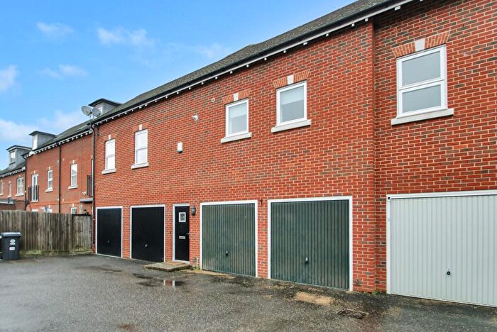 2 Bedroom Maisonette To Rent In Cavell Drive, Bishop's Stortford, CM23