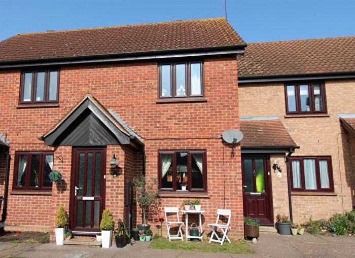 2 Bedroom Maisonette For Sale In Gilson Close, Chelmsford, CM2