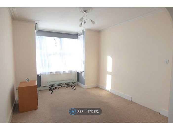 3 Bedroom Terraced House To Rent In Nicholes Road, Hounslow, TW3