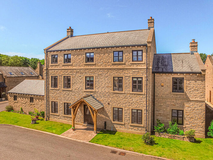 7 Bedroom Detached House For Sale In Whitley Willows, Lepton, Huddersfield, HD8
