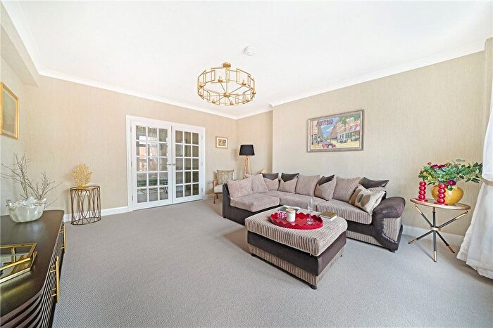 2 Bedroom Flat To Rent In Montagu Mansions, London, W1U