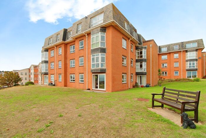 2 Bedroom Flat For Sale In East Cliff Road, Dawlish, Devon, EX7