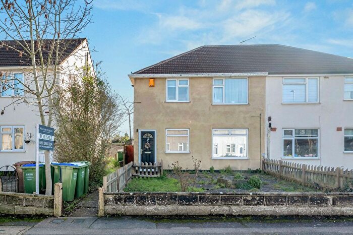 2 Bedroom Maisonette For Sale In Burr Close, Bexleyheath, DA7