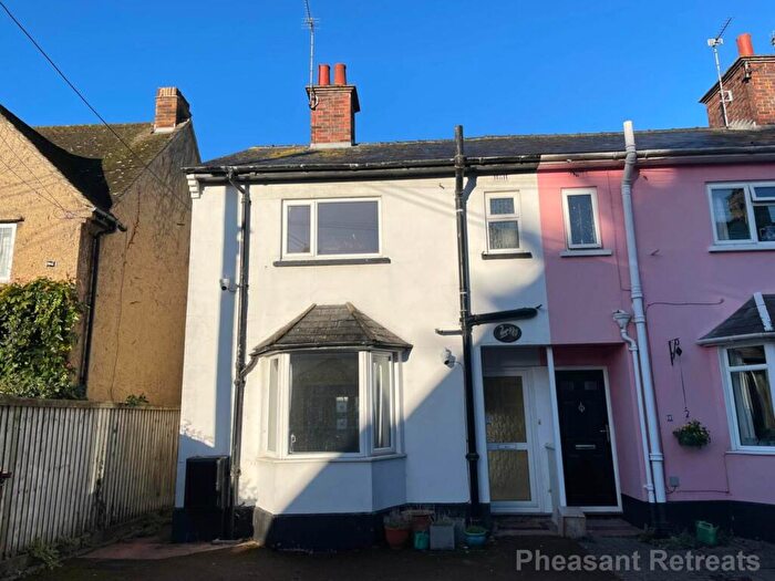 3 Bedroom Semi-Detached House To Rent In The Crofts, Witney, OX28