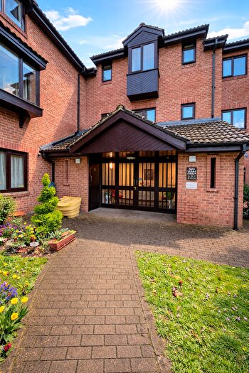 1 Bedroom Flat For Sale In Windsor Close, Northwood Hills, HA6