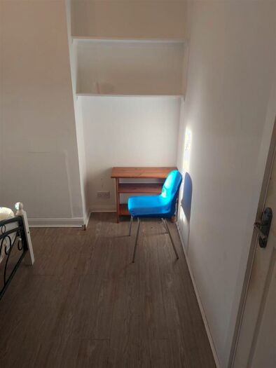 3 Bedroom House To Rent In Charnwood Drive, London, E18