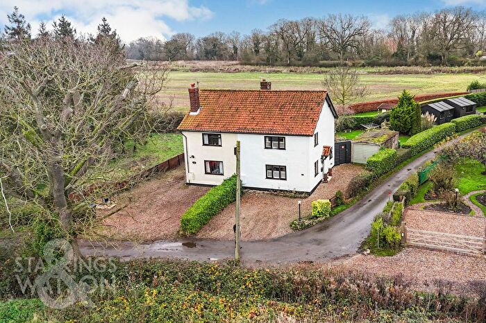 2 Bedroom Cottage For Sale In Free Lane, Ditchingham, Bungay, NR35