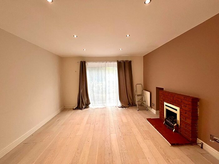 3 Bedroom Terraced House To Rent In Chatsworth Road, Hayes, UB4