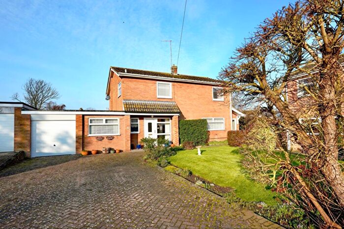 4 Bedroom Link Detached House For Sale In St Johns Place, Wistow, Huntingdon, PE28