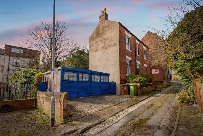 4 Bedroom Detached House For Sale In College Grove, Wakefield, West Yorkshire, WF1