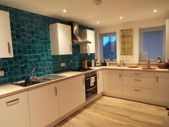 2 Bedroom Apartment To Rent In Llys Marina, Y Felinheli, LL56