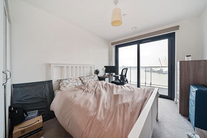 3 Bedroom Flat For Sale In Yabsley Street London, E14