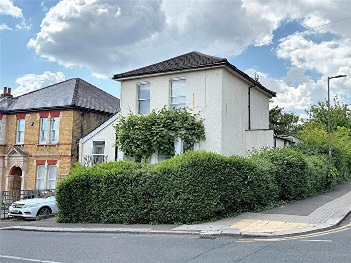 4 Bedroom Detached House For Sale In Hadley Road, Barnet, EN5