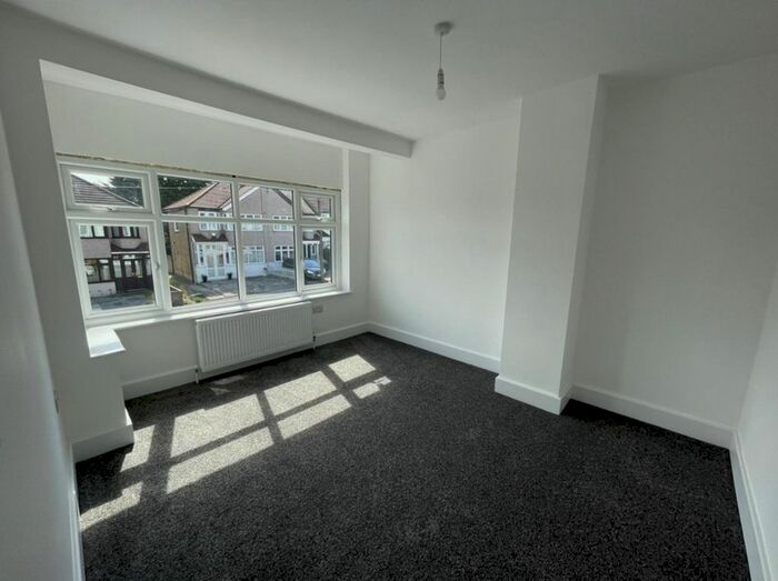 3 Bedroom Terraced House To Rent In Faircross Avenue, Romford, RM5