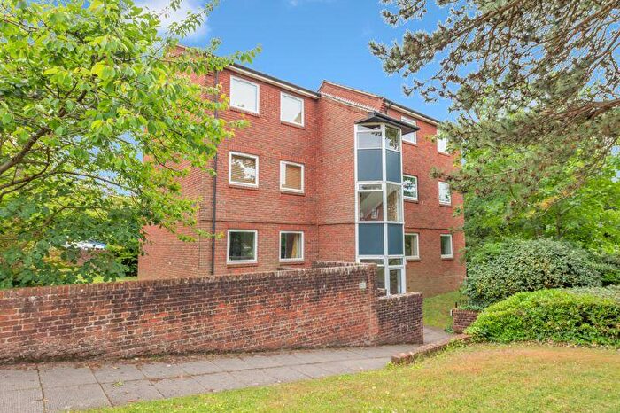 1 Bedroom Flat To Rent In Timberling Gardens, South Croydon, CR2