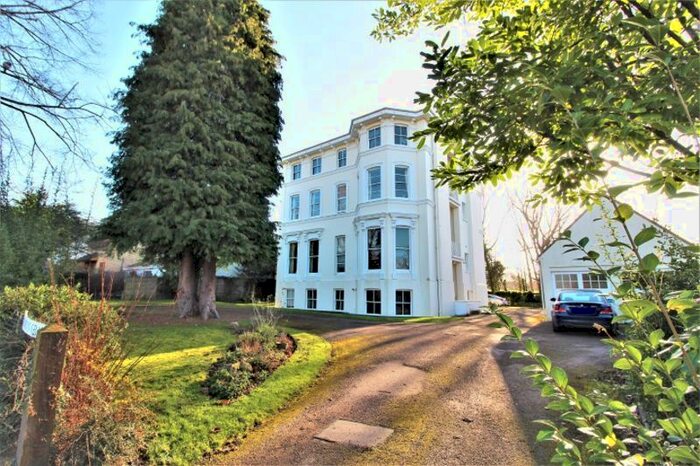 2 Bedroom Flat To Rent In Battledown Approach, Charlton Kings, Cheltenham, GL52