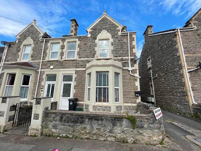 2 Bedroom Flat To Rent In Clifton Road, Weston-super-Mare, North Somerset, BS23