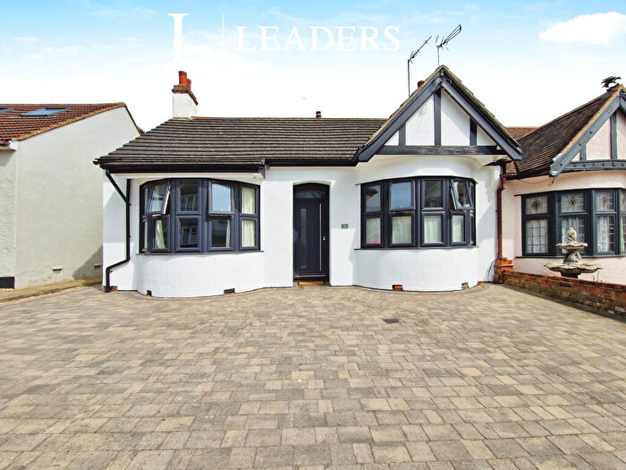 2 Bedroom Bungalow To Rent In Highfield Grove, Westcliff On Sea, SS0