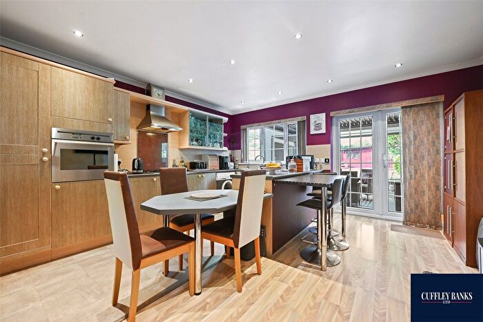 3 Bedroom End Terrace House For Sale In Berkeley Avenue, Greenford, Middlesex, UB6