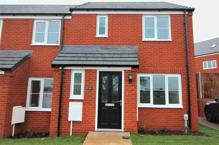 3 Bedroom Semi-Detached House To Rent In Beech Close, Norwich, NR6