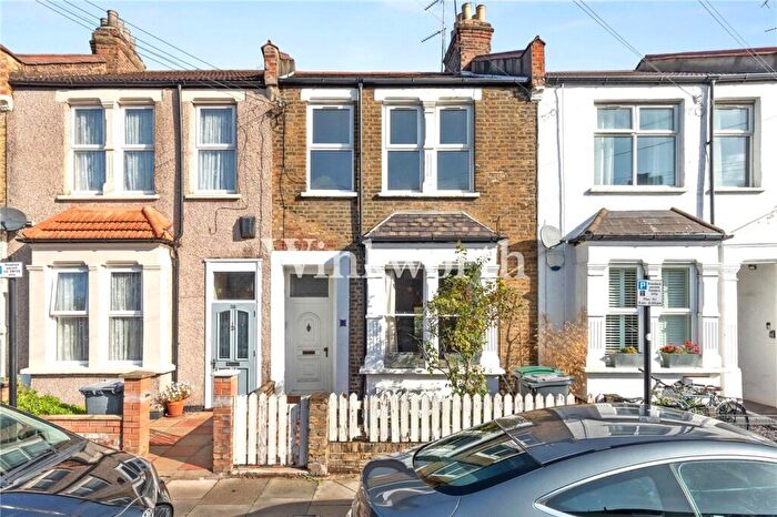 1 Bedroom Apartment For Sale In Vale Road, London, N4