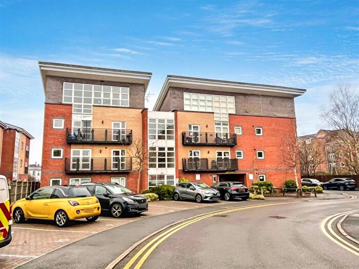 2 Bedroom Apartment To Rent In Wharf Road, Sale, M33