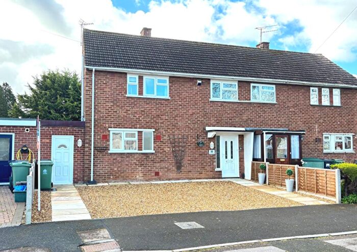 3 Bedroom Semi-Detached House For Sale In The Triangle, Longlevens, GL2
