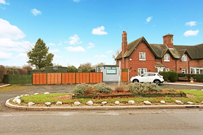 3 Bedroom Semi-Detached House For Sale In Humber Lane, Telford, TF2